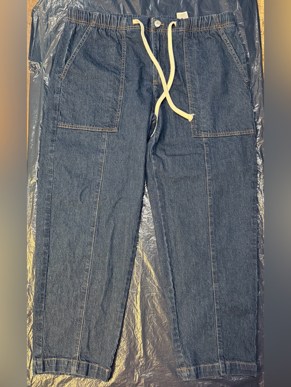 Banana Republic tapered Denim with Cream Drawstring